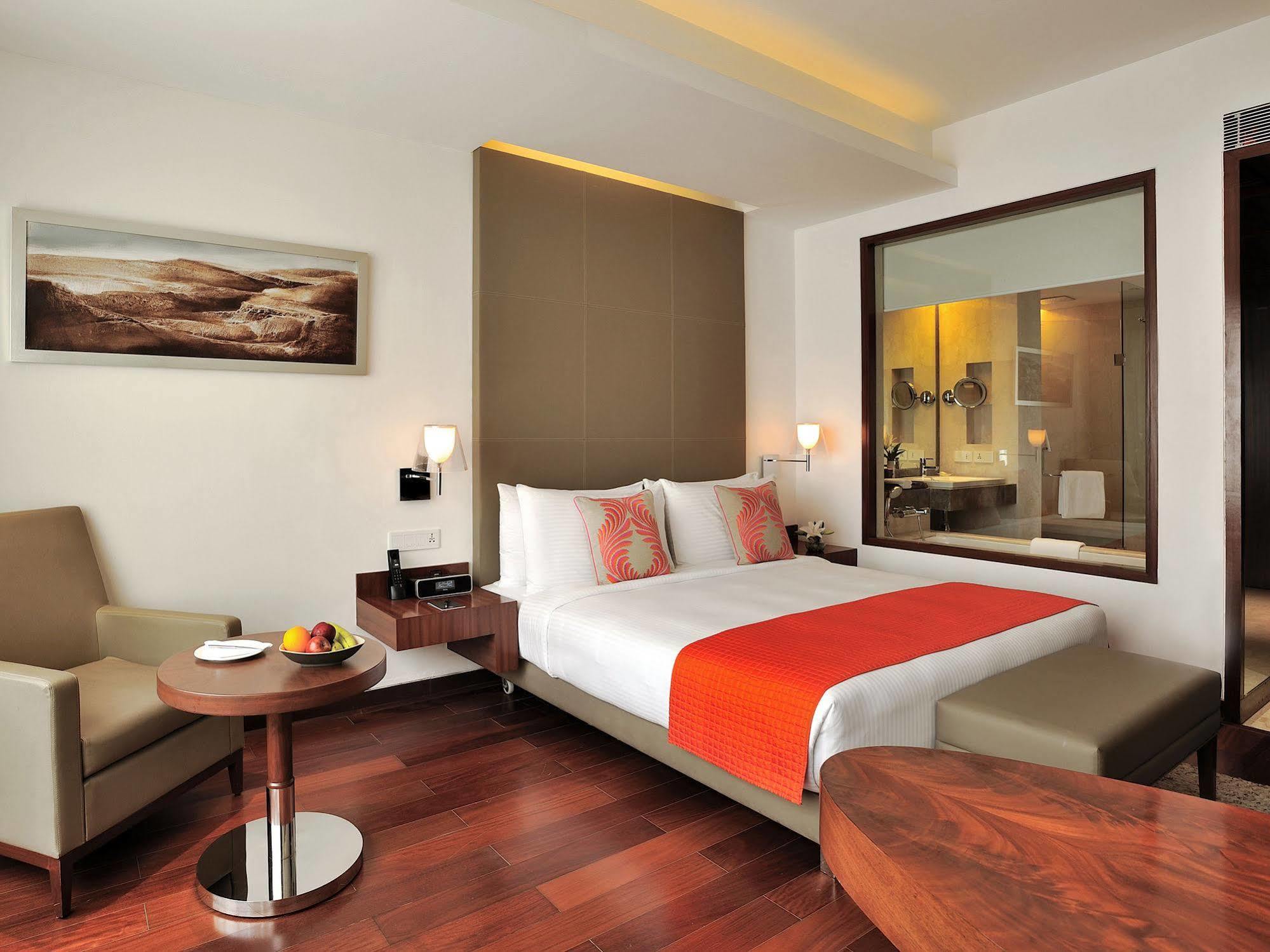 The Anya Hotel-Golf Course Road Gurgaon Exterior foto